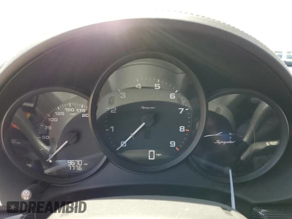 ✅ 2020 Porsche Boxster Spyder • VIN: WP0CC2A89LS240581 • Lot: 59026394. Wystawiony na Copart z przebiegiem 9 670 mil. Bezpłatny archiwum sprzedaży aukcyjnych z USA i szczegółowy raport historii pojazdu na DreamBid. Zdjęcie 9.