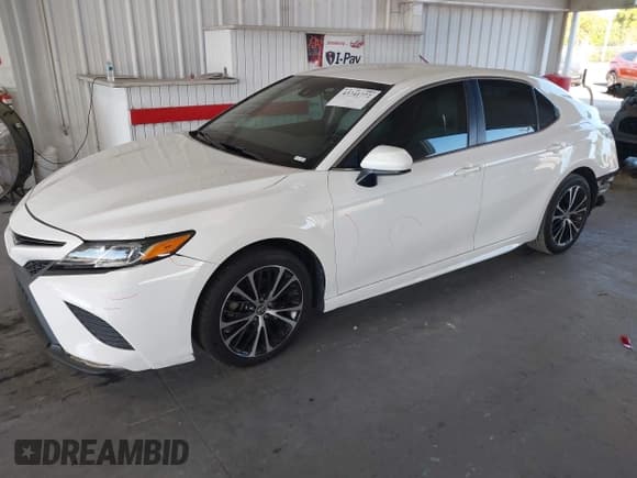 ✅ 2018 Toyota Camry SE • VIN: 4T1B11HK4JU670058 • Lot: 43741772. Listed on IAAI with 125,366 mi. Free auction sales archive from the USA and detailed vehicle history report at DreamBid. Image 18.