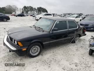 1982 BMW 3 Series z VIN WBAAG3305C8379187, wystawiony jako Copart lot #46306214 z przebiegiem 125 737 mil mil oraz Szkoda całkowita • Salvage title. Historia ofert i sprzedaży dostępna na DreamBid. Obrazek 1.