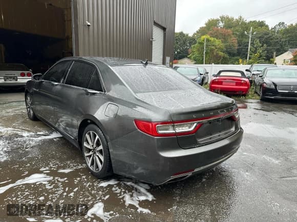 ✅ 2019 Lincoln Continental Standard • VIN: 1LN6L9PK3K5604558 • Lot: 84213535. Listed on Copart with 129,379 mi. Free auction sales archive from the USA and detailed vehicle history report at DreamBid. Image 3.