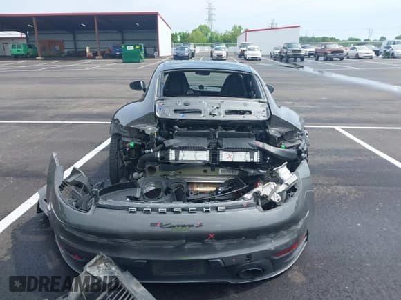 ✅ 2020 Porsche 911 Carrera S • VIN: WP0AB2A92LS229313 • Lot: 42136017. Wystawiony na IAAI z przebiegiem 25 799 mil. Bezpłatny archiwum sprzedaży aukcyjnych z USA i szczegółowy raport historii pojazdu na DreamBid. Zdjęcie 17.