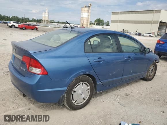 ✅ 2011 Honda Civic • VIN: JHMFA3F2XBS000675 • Lot: 71017235. Listed on Copart with 196,197 mi. Free auction sales archive from the USA and detailed vehicle history report at DreamBid. Image 3.