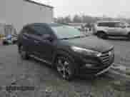 2017 Hyundai Tucson Sport z VIN KM8J3CA23HU294135, wystawiony jako Copart lot #90397495 z przebiegiem 98 022 mil mil oraz Czysty tytuł • Clean title. Historia ofert i sprzedaży dostępna na DreamBid. Obrazek 4.