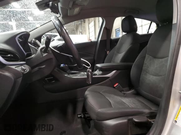 ✅ 2018 Chevrolet Volt LT • VIN: 1G1RC6S59JU134129 • Lot: 78733304. Wystawiony na Copart z przebiegiem 88 833 mil. Bezpłatny archiwum sprzedaży aukcyjnych z USA i szczegółowy raport historii pojazdu na DreamBid. Zdjęcie 7.