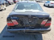 ✅ 2002 Mercedes-Benz E 320 • VIN: WDBJF65J22B471855 • Лот: 64238325. Опубликован ранее на Copart с пробегом 245 192 миль. Бесплатный доступ к архиву аукционных продаж из США и подробный отчёт об истории автомобиля на DreamBid. Изображение 6.