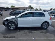 ✅ 2016 Volkswagen Golf SE • VIN: WVWKP7AU5GW902536 • Lot: 43441626. Wystawiony na IAAI z przebiegiem 59 432 mil. Bezpłatny archiwum sprzedaży aukcyjnych z USA i szczegółowy raport historii pojazdu na DreamBid. Zdjęcie 15.