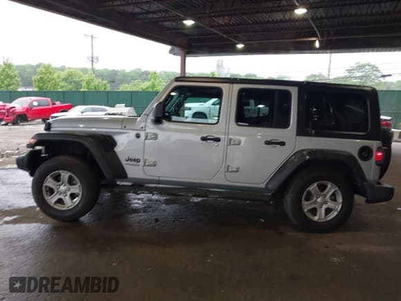 ✅ 2022 Jeep Wrangler Unlimited Sport S • VIN: 1C4HJXDG6NW144396 • Lot: 42362283. Listed on IAAI with 19,854 mi. Free auction sales archive from the USA and detailed vehicle history report at DreamBid. Image 15.