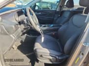 ✅ 2021 Hyundai Santa Fe SE • VIN: 5NMS14AJ2MH359425 • Lot: 82585575. Wystawiony na Copart z przebiegiem 76 534 mil. Bezpłatny archiwum sprzedaży aukcyjnych z USA i szczegółowy raport historii pojazdu na DreamBid. Zdjęcie 7.