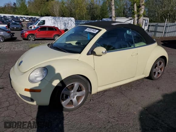 ✅ 2006 Volkswagen Beetle • VIN: 3VWRF31Y76M311262 • Lot: 53287445. Listed on Copart with 96,353 mi. Free auction sales archive from the USA and detailed vehicle history report at DreamBid. Image 1.