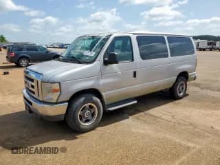 ✅ 2013 Ford Econoline Passenger XL • VIN: 1FBNE3BL4DDA11084 • Лот: 62757165. Опубликован ранее на Copart с пробегом 103 611 миль. Бесплатный доступ к архиву аукционных продаж из США и подробный отчёт об истории автомобиля на DreamBid. Изображение 1.