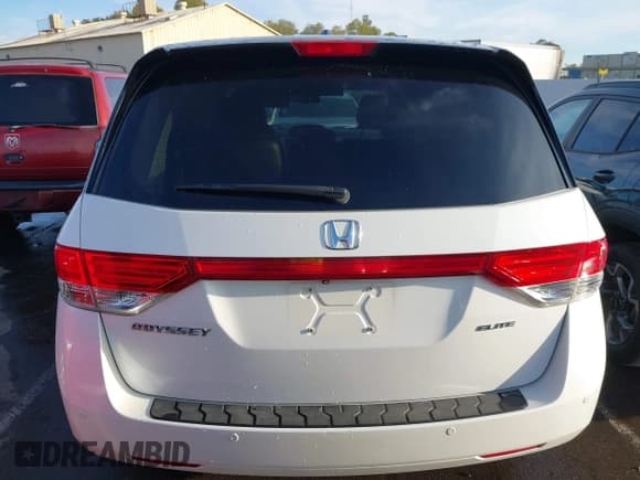 ✅ 2015 Honda Odyssey Touring Elite • VIN: 5FNRL5H96FB004384 • Lot: 43676755. Wystawiony na IAAI z przebiegiem 128 608 mil. Bezpłatny archiwum sprzedaży aukcyjnych z USA i szczegółowy raport historii pojazdu na DreamBid. Zdjęcie 16.
