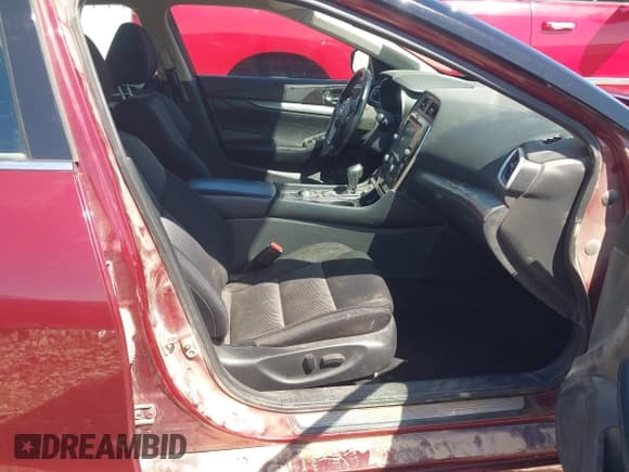 ✅ 2017 Nissan Maxima SL • VIN: 1N4AA6APXHC453400 • Lot: 42134032. Listed on IAAI with 127,382 mi. Free auction sales archive from the USA and detailed vehicle history report at DreamBid. Image 5.