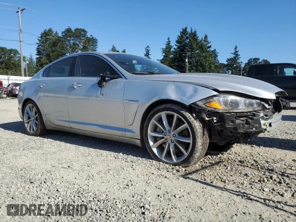 ✅ 2015 Jaguar XF Portfolio • VIN: SAJWA0F7XF8U51105 • Lot: 64481215. Wystawiony na Copart z przebiegiem 62 807 mil. Bezpłatny archiwum sprzedaży aukcyjnych z USA i szczegółowy raport historii pojazdu na DreamBid. Zdjęcie 4.