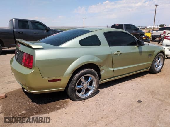 ✅ 2006 Ford Mustang GT Deluxe • VIN: 1ZVHT82H765131222 • Лот: 68957305. Опубликован ранее на Copart с пробегом 192 175 миль. Бесплатный доступ к архиву аукционных продаж из США и подробный отчёт об истории автомобиля на DreamBid. Изображение 3.
