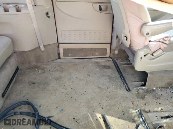 2003 Dodge Caravan Sport with VIN 2D4GP44LX3R211838, listed as a Copart auction lot 74988804 with 107,783 mi miles and Salvage title. Bid and sale history available at DreamBid. Image 11.