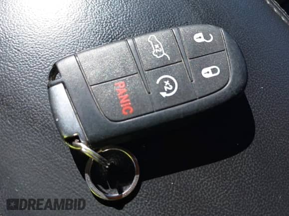 2018 Jeep Grand Cherokee Sterling z VIN 1C4RJFBGXJC267146, wystawiony jako IAAI lot #43411533 z przebiegiem 58 843 mil mil oraz . Historia ofert i sprzedaży dostępna na DreamBid. Obrazek 11.