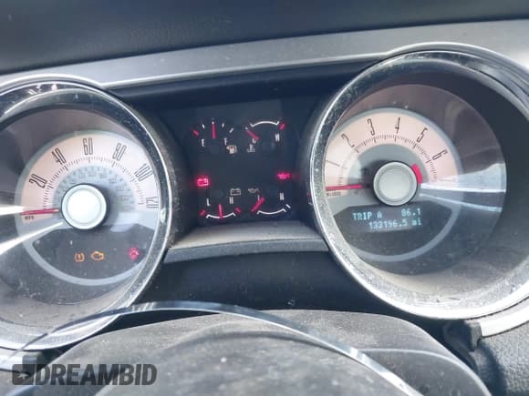 ✅ 2010 Ford Mustang V6 • VIN: 1ZVBP8AN6A5156235 • Lot: 43490570. Listed on IAAI with 133,196 mi. Free auction sales archive from the USA and detailed vehicle history report at DreamBid. Image 7.