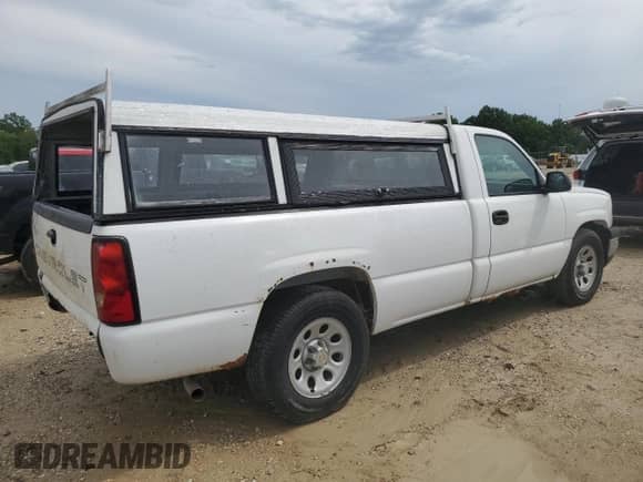 2006 Chevrolet Silverado 1500 Work Truck z VIN 3GCEC14X76G156129, wystawiony jako Copart lot #66640015 z przebiegiem 232 041 mil mil oraz Czysty tytuł • Clean title. Historia ofert i sprzedaży dostępna na DreamBid. Obrazek 3.