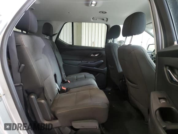 ✅ 2021 Chevrolet Traverse LS • VIN: 1GNERFKW8MJ193604 • Lot: 69024534. Wystawiony na Copart z przebiegiem 61 366 mil. Bezpłatny archiwum sprzedaży aukcyjnych z USA i szczegółowy raport historii pojazdu na DreamBid. Zdjęcie 11.