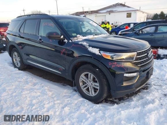 ✅ 2023 Ford Explorer XLT • VIN: 1FMSK8DH5PGB40334 • Lot: 43846845. Wystawiony na IAAI z przebiegiem 64 065 mil. Bezpłatny archiwum sprzedaży aukcyjnych z USA i szczegółowy raport historii pojazdu na DreamBid. Zdjęcie 1.