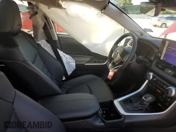 ✅ 2024 Toyota RAV4 XLE Premium • VIN: 2T3C1RFV0RW363991 • Lot: 55431015. Listed on Copart with 6,822 mi. Free auction sales archive from the USA and detailed vehicle history report at DreamBid. Image 7.