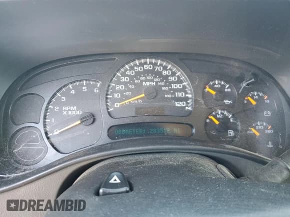 ✅ 2003 GMC Yukon XL SLT • VIN: 3GKEC16T93G310642 • Lot: 82562945. Wystawiony na Copart z przebiegiem 283 512 mil. Bezpłatny archiwum sprzedaży aukcyjnych z USA i szczegółowy raport historii pojazdu na DreamBid. Zdjęcie 9.