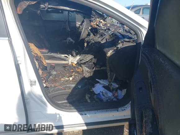 ✅ 2013 Buick LaCrosse Leather • VIN: 1G4GC5E34DF206376 • Lot: 42572595. Listed on IAAI with Not provided. Free auction sales archive from the USA and detailed vehicle history report at DreamBid. Image 5.