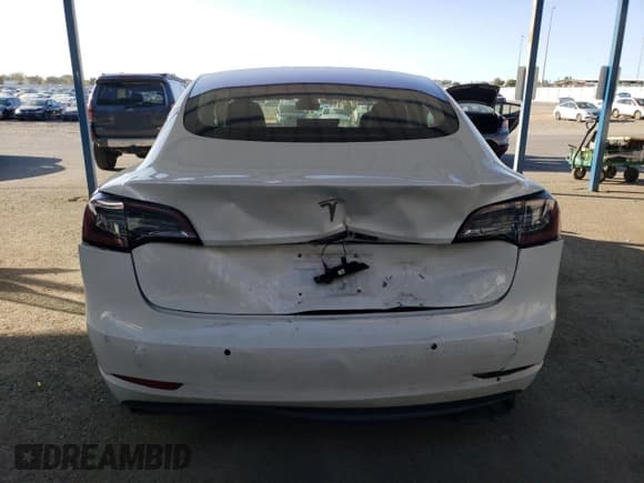 ✅ 2018 Tesla Model 3 Long Range Battery • VIN: 5YJ3E1EA1JF035266 • Lot: 82080695. Wystawiony na Copart z przebiegiem 143 477 mil. Bezpłatny archiwum sprzedaży aukcyjnych z USA i szczegółowy raport historii pojazdu na DreamBid. Zdjęcie 6.