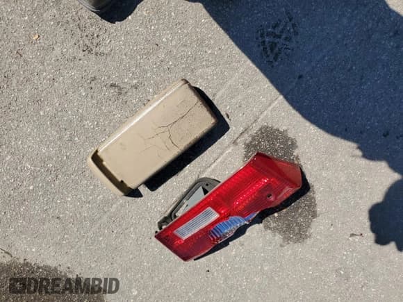 ✅ 2005 Honda Accord EX-L • VIN: 1HGCM66545A022464 • Lot: 86234825. Wystawiony na Copart z przebiegiem 253 288 mil. Bezpłatny archiwum sprzedaży aukcyjnych z USA i szczegółowy raport historii pojazdu na DreamBid. Zdjęcie 12.