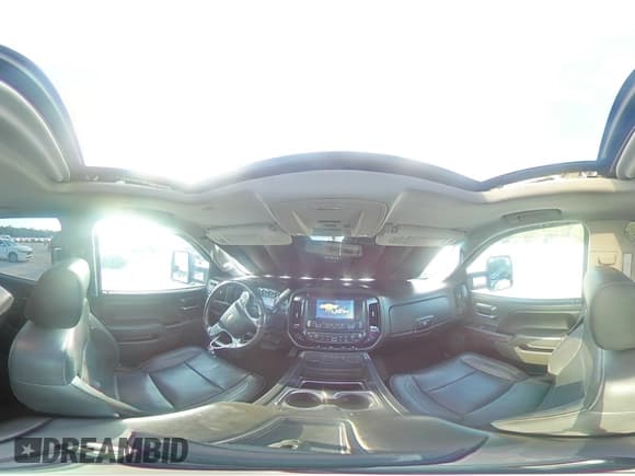 ✅ 2015 Chevrolet Silverado 2500HD LTZ • VIN: 1GC1KWEGXFF666912 • Lot: 81297415. Wystawiony na Copart z przebiegiem 141 934 mil. Bezpłatny archiwum sprzedaży aukcyjnych z USA i szczegółowy raport historii pojazdu na DreamBid. Zdjęcie 14.