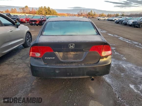 ✅ 2007 Honda Civic LX • VIN: 1HGFA15507L031213 • Lot: 94589145. Wystawiony na Copart z przebiegiem 175 134 mil. Bezpłatny archiwum sprzedaży aukcyjnych z USA i szczegółowy raport historii pojazdu na DreamBid. Zdjęcie 6.