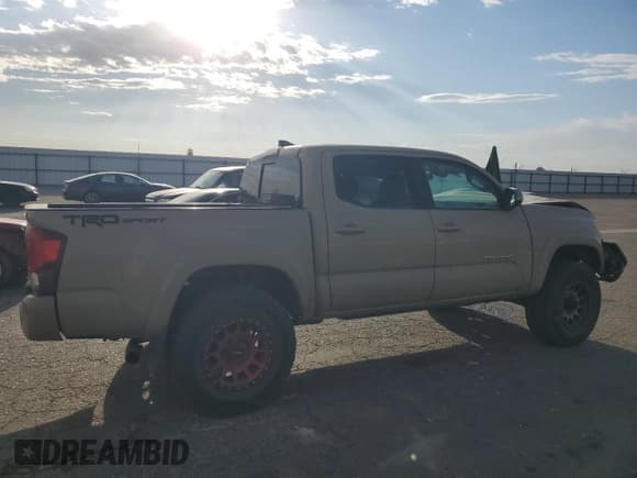 ✅ 2018 Toyota Tacoma TRD Sport • VIN: 3TMAZ5CN7JM067353 • Lot: 81782015. Listed on Copart with 92,708 mi. Free auction sales archive from the USA and detailed vehicle history report at DreamBid. Image 3.