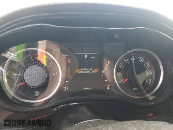 ✅ 2017 Dodge Challenger SXT Plus • VIN: 2C3CDZAG0HH555138 • Lot: 84816105. Wystawiony na Copart z przebiegiem 136 840 mil mil. Skorzystaj z bezpłatnego archiwum sprzedaży aukcyjnych z USA i zobacz szczegółowy raport historii pojazdu na DreamBid. Zdjęcie 9.