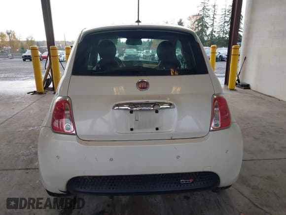 ✅ 2014 FIAT 500e • VIN: 3C3CFFGE1ET173010 • Лот: 43640648. Опубликован ранее на IAAI с пробегом 50 237 миль. Бесплатный доступ к архиву аукционных продаж из США и подробный отчёт об истории автомобиля на DreamBid. Изображение 16.