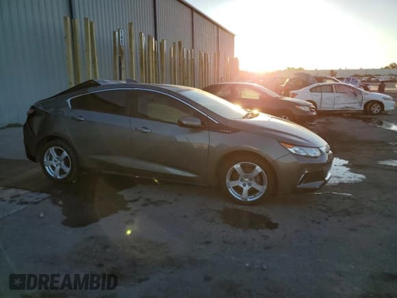 ✅ 2017 Chevrolet Volt LT • VIN: 1G1RA6S57HU113649 • Lot: 86445205. Wystawiony na Copart z przebiegiem Nie podano. Bezpłatny archiwum sprzedaży aukcyjnych z USA i szczegółowy raport historii pojazdu na DreamBid. Zdjęcie 4.