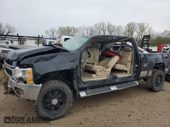 ✅ 2014 Chevrolet Silverado 2500HD LT • VIN: 1GC1KXCG2EF140829 • Лот: 54219795. Опубликован ранее на Copart с пробегом Не указан. Бесплатный доступ к архиву аукционных продаж из США и подробный отчёт об истории автомобиля на DreamBid. Изображение 1.