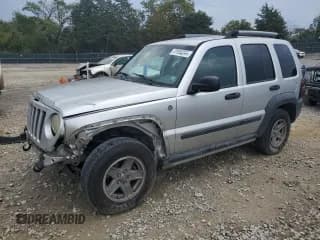 ✅ 2005 Jeep Liberty Renegade • VIN: 1J4GL38K15W614244 • Лот: 72404244. Опубликован ранее на Copart с пробегом 188 574 миль. Бесплатный доступ к архиву аукционных продаж из США и подробный отчёт об истории автомобиля на DreamBid. Изображение 1.