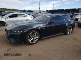 ✅ 2024 Ford Mustang GT • VIN: 1FA6P8CF9R5424920 • Лот: 82055265. Опубликован ранее на Copart с пробегом 14 276 миль. Бесплатный доступ к архиву аукционных продаж из США и подробный отчёт об истории автомобиля на DreamBid. Изображение 1.