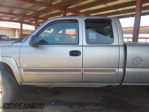 ✅ 2003 Chevrolet Silverado 2500HD LS • VIN: 1GCHC29U13E353706 • Lot: 42398034. Wystawiony na IAAI z przebiegiem 205 065 mil. Bezpłatny archiwum sprzedaży aukcyjnych z USA i szczegółowy raport historii pojazdu na DreamBid. Zdjęcie 14.
