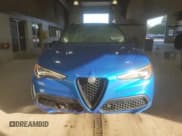 ✅ 2019 Alfa Romeo Stelvio Ti Sport • VIN: ZASPAKBN5K7C39707 • Lot: 84963555. Wystawiony na Copart z przebiegiem 99 999 mil. Bezpłatny archiwum sprzedaży aukcyjnych z USA i szczegółowy raport historii pojazdu na DreamBid. Zdjęcie 5.