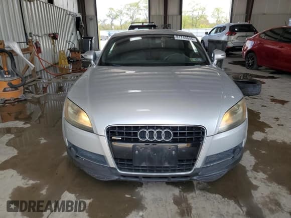 ✅ 2008 Audi TT 3.2L • VIN: TRUDD38J881001350 • Lot: 81745635. Wystawiony na Copart z przebiegiem 166 341 mil. Bezpłatny archiwum sprzedaży aukcyjnych z USA i szczegółowy raport historii pojazdu na DreamBid. Zdjęcie 5.