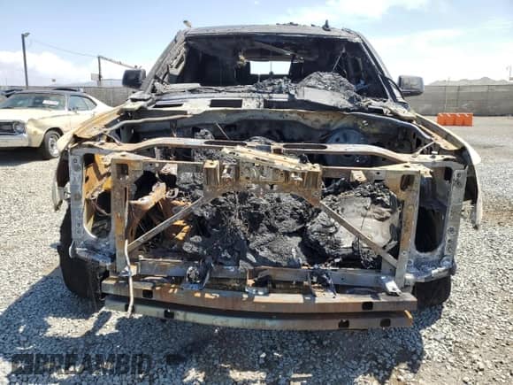 2020 Chevrolet Suburban Premier с VIN 1GNSCJKC4LR274399, выставлен на аукционе Copart как лот 70371165 с пробегом Не указан миль и На запчасти • Non repairable. История ставок и продаж доступна на DreamBid. Изображение 5.