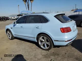✅ 2019 Bentley Bentayga V8 • VIN: SJAAM2ZV9KC026988 • Lot: 73576964. Listed on Copart with 31,162 mi. Free auction sales archive from the USA and detailed vehicle history report at DreamBid. Image 2.