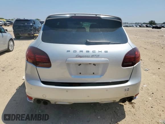 ✅ 2013 Porsche Cayenne GTS • VIN: WP1AD2A20DLA73148 • Lot: 70007265. Wystawiony na Copart z przebiegiem 163 228 mil. Bezpłatny archiwum sprzedaży aukcyjnych z USA i szczegółowy raport historii pojazdu na DreamBid. Zdjęcie 6.