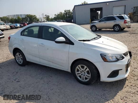 2020 Chevrolet Sonic LS z VIN 1G1JB5SB5L4123213, wystawiony jako Copart lot #68828754 z przebiegiem 125 323 mil mil oraz Szkoda całkowita • Salvage title. Historia ofert i sprzedaży dostępna na DreamBid. Obrazek 4.