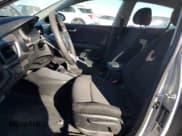 ✅ 2019 Kia Rio S • VIN: 3KPA24AB5KE160701 • Lot: 92602505. Wystawiony na Copart z przebiegiem 76 482 mil. Bezpłatny archiwum sprzedaży aukcyjnych z USA i szczegółowy raport historii pojazdu na DreamBid. Zdjęcie 7.