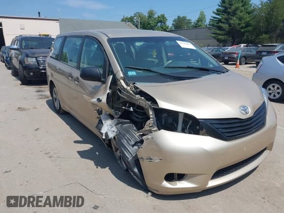 ✅ 2013 Toyota Sienna L • VIN: 5TDZK3DC3DS321573 • Lot: 42948394. Listed on IAAI with 98,780 mi. Free auction sales archive from the USA and detailed vehicle history report at DreamBid. Image 6.