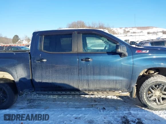 ✅ 2022 Chevrolet Silverado 1500 LT Trail Boss • VIN: 3GCPYFEL9NG210466 • Lot: 41393751. Wystawiony na IAAI z przebiegiem 74 128 mil. Bezpłatny archiwum sprzedaży aukcyjnych z USA i szczegółowy raport historii pojazdu na DreamBid. Zdjęcie 13.