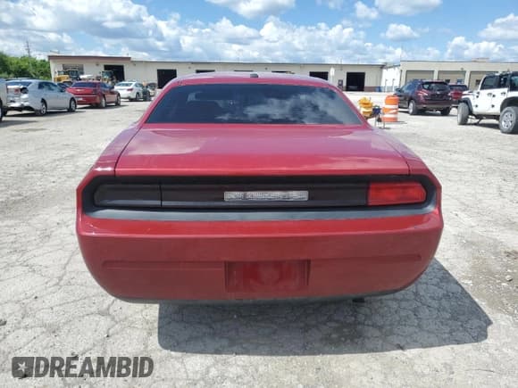 ✅ 2010 Dodge Challenger SE • VIN: 2B3CJ4DV1AH265404 • Lot: 56888724. Wystawiony na Copart z przebiegiem Nie podano. Bezpłatny archiwum sprzedaży aukcyjnych z USA i szczegółowy raport historii pojazdu na DreamBid. Zdjęcie 6.