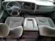 ✅ 2006 Chevrolet Silverado 1500 LS • VIN: 2GCEK19B761111443 • Lot: 78503734. Wystawiony na Copart z przebiegiem 185 283 mil mil. Skorzystaj z bezpłatnego archiwum sprzedaży aukcyjnych z USA i zobacz szczegółowy raport historii pojazdu na DreamBid. Zdjęcie 8.